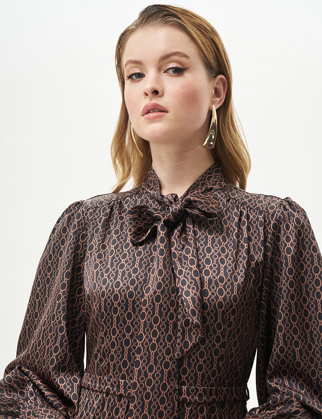 Chain Pattern Printed Shawl Collar Dress Black