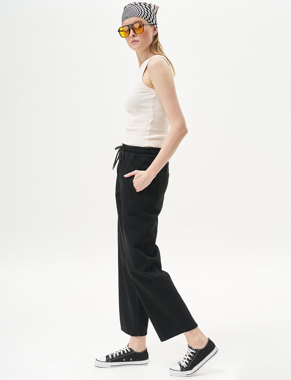 Lace-Up Carrot-Cut Denim Pants Black
