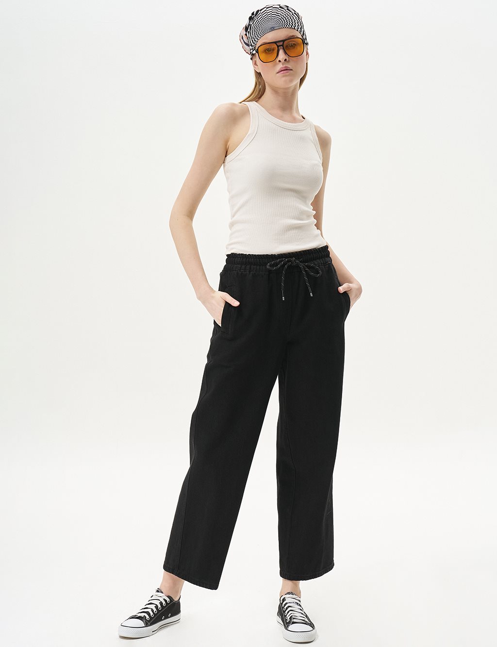 Lace-Up Carrot-Cut Denim Pants Black