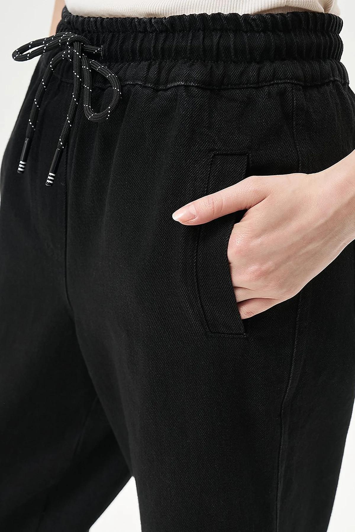 Lace-Up Carrot-Cut Denim Pants Black