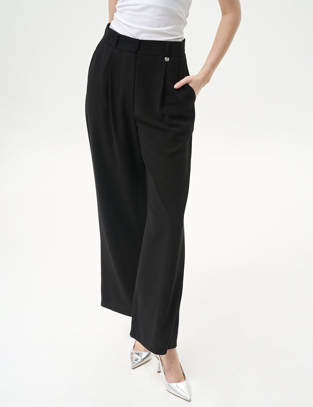 Pleated Pocket Detail Basic Pants Black