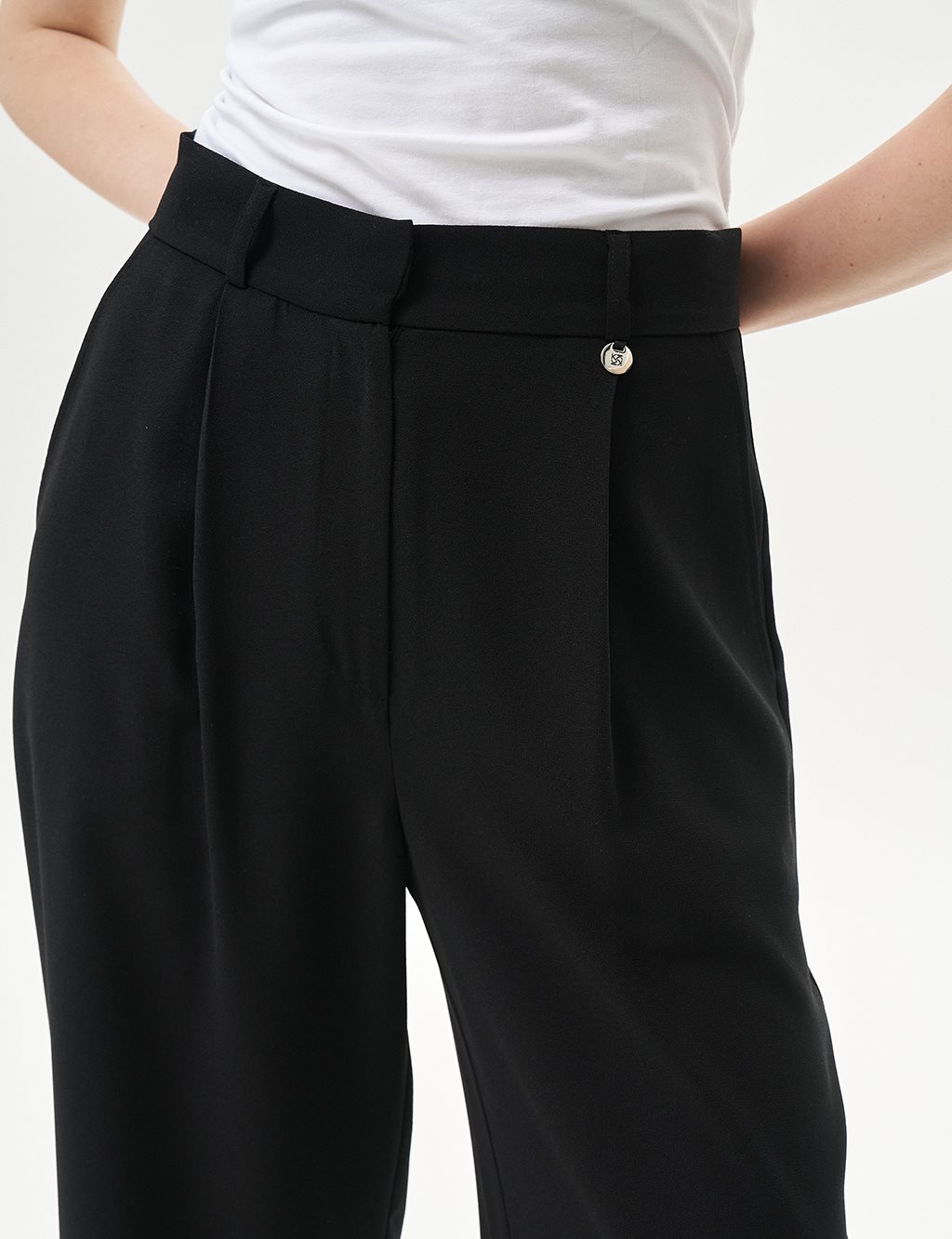 Pleated Pocket Detail Basic Pants Black