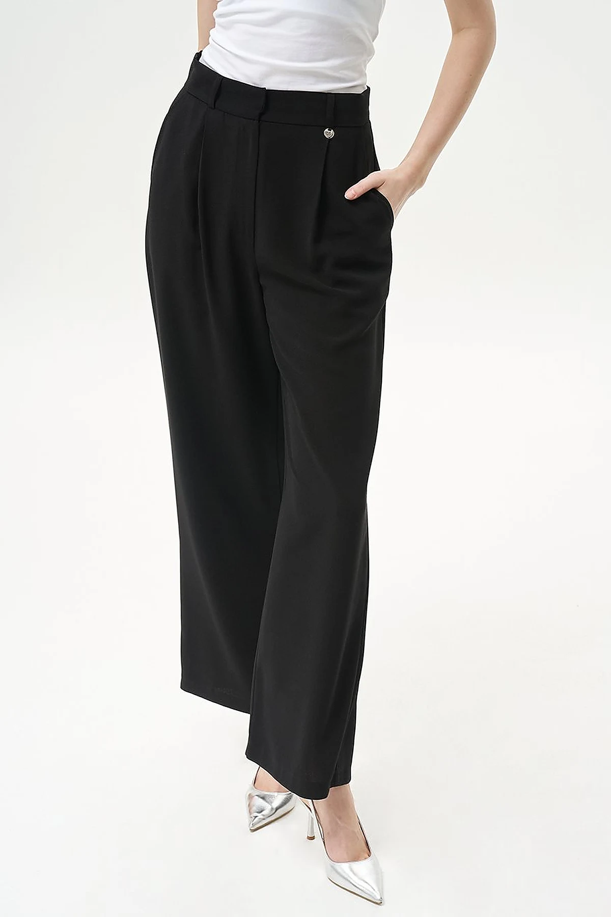 Pleated Pocket Detail Basic Pants Black