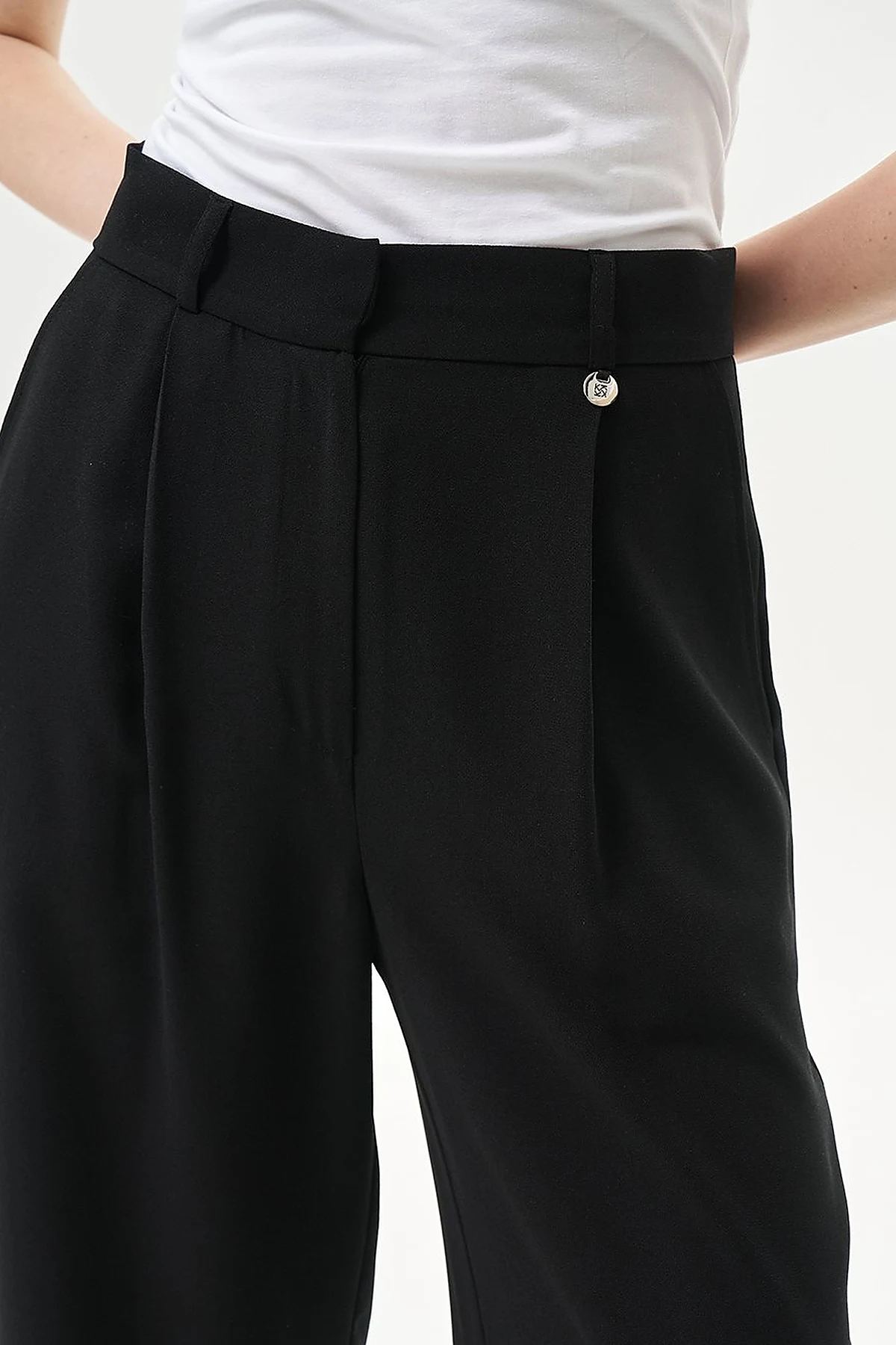 Pleated Pocket Detail Basic Pants Black