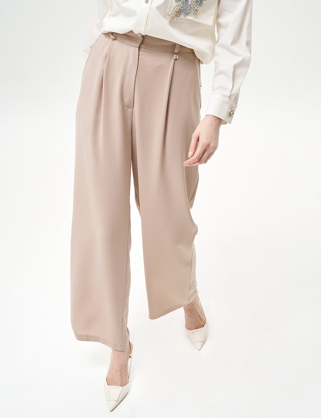 Pleated Pocket Detail Basic Pants Beige