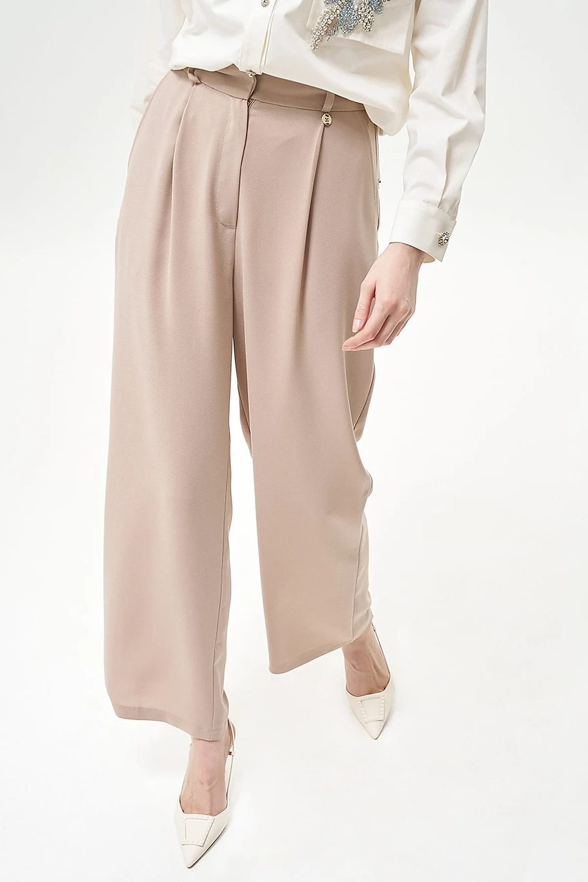 Pleated Pocket Detail Basic Pants Beige