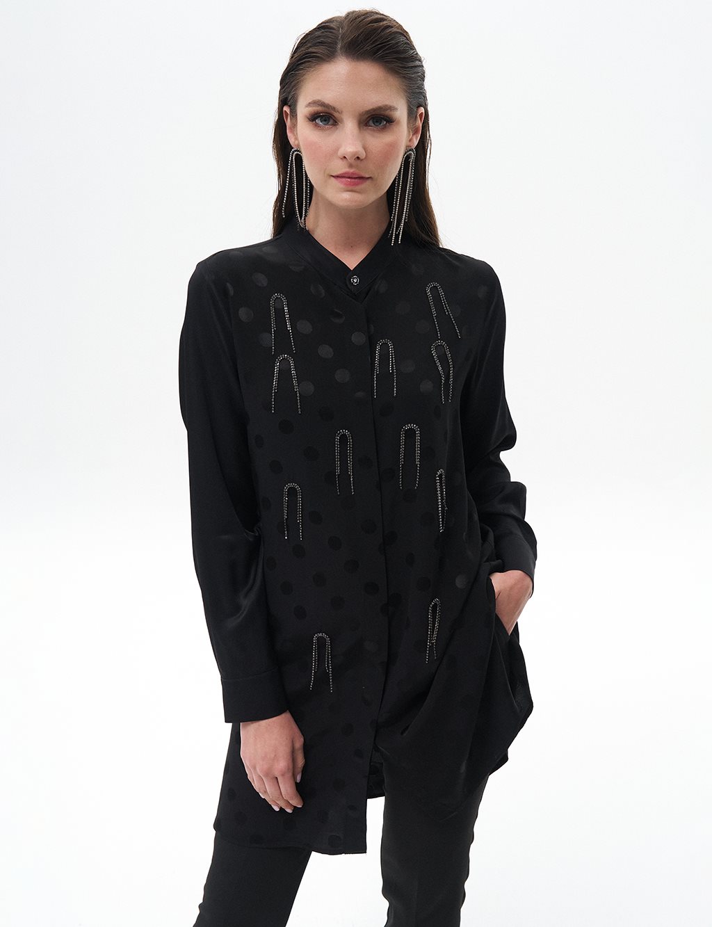 Polka Dot Patterned Chain Magnetic Collar Tunic Black