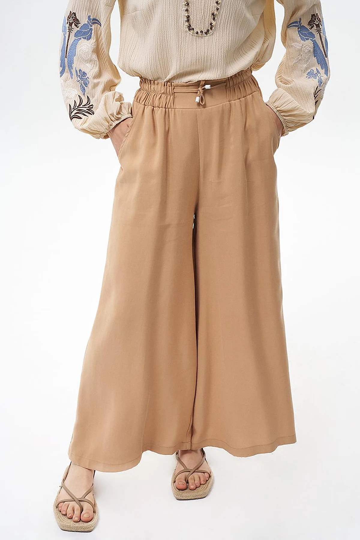 Beli Lastikli Geniş Paça Pantolon Bej
