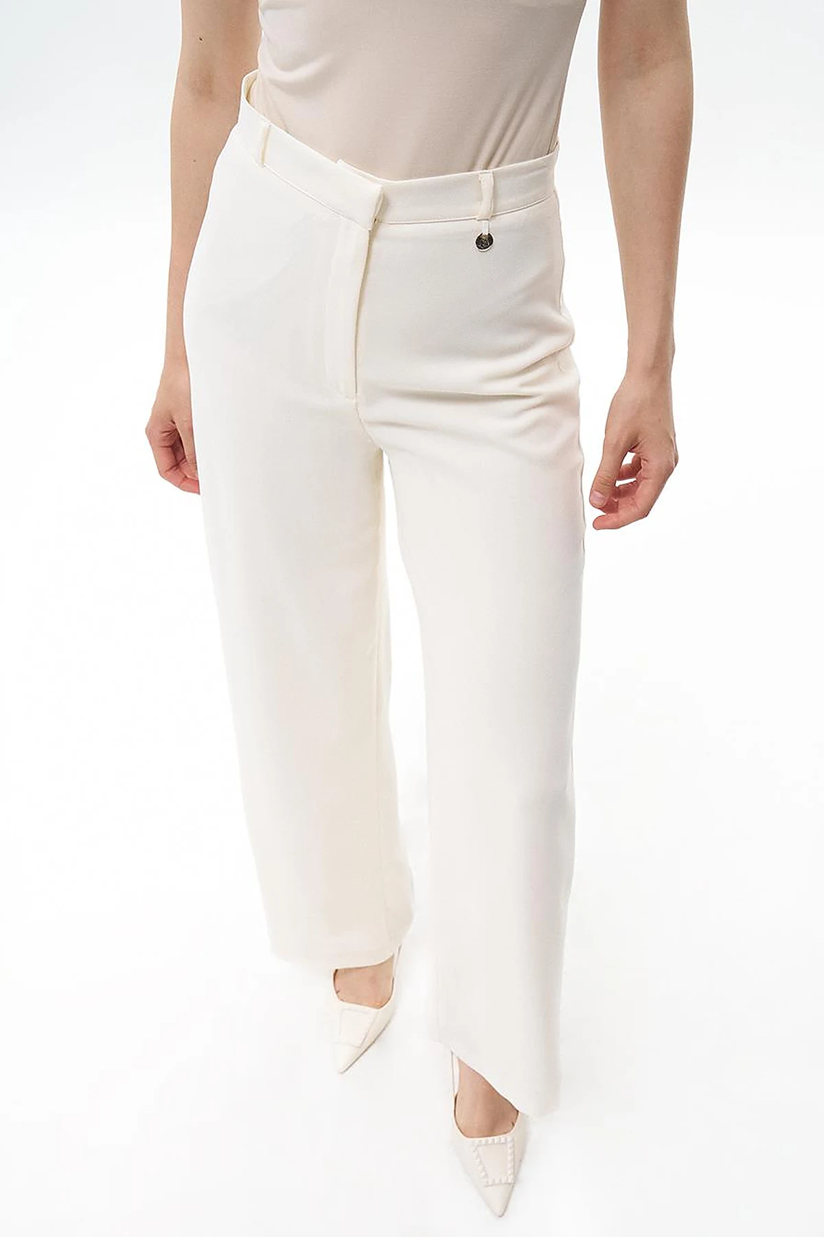 Basic Wide-Leg Crepe Pants Ecru