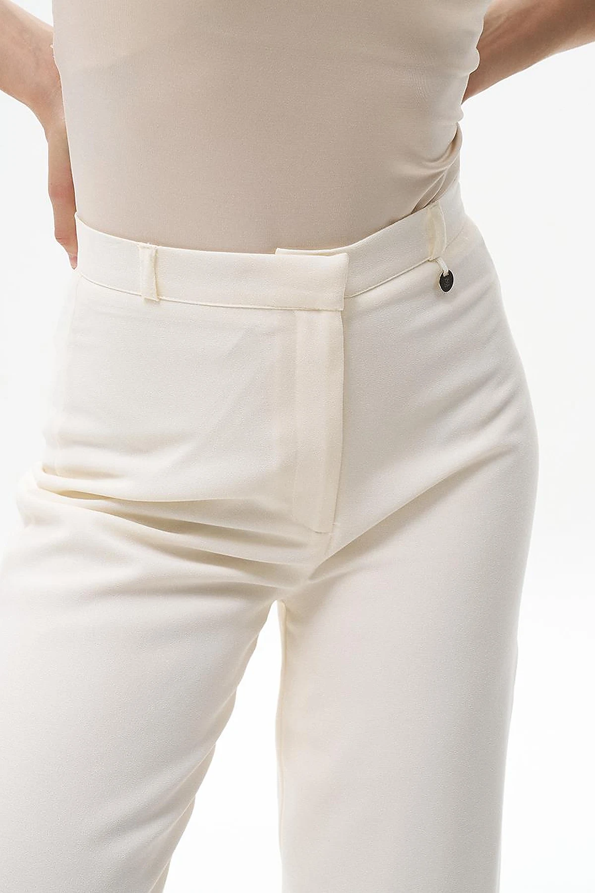 Basic Wide-Leg Crepe Pants Ecru