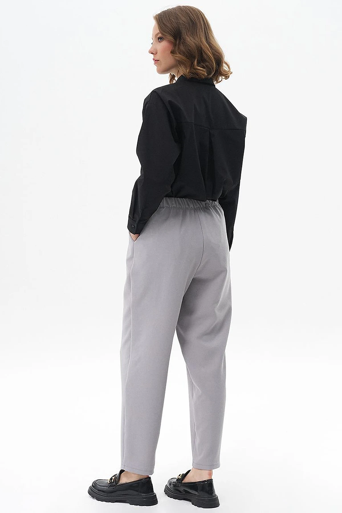 Gray Tapered Carrot Pants with Elastic Waist and Pleats