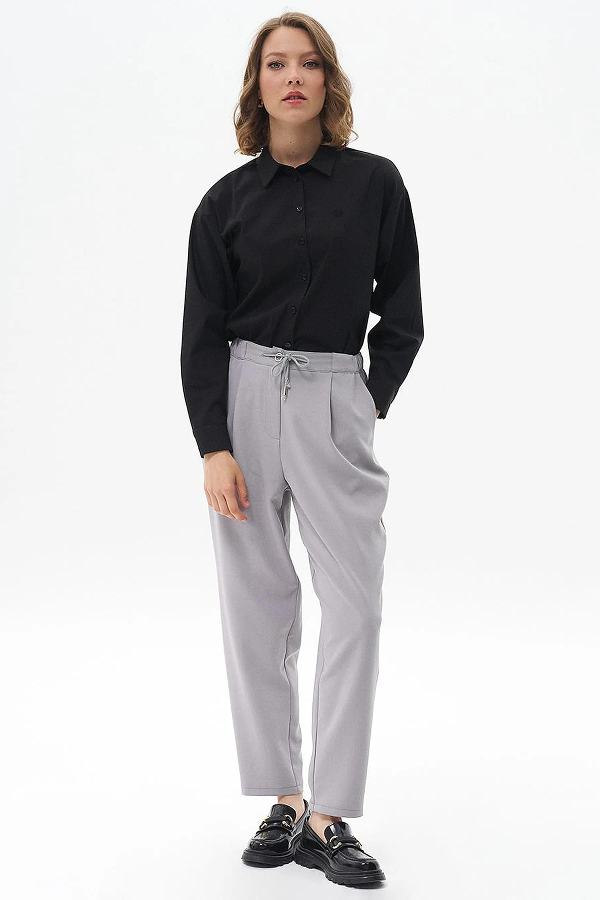 Gray Tapered Carrot Pants with Elastic Waist and Pleats