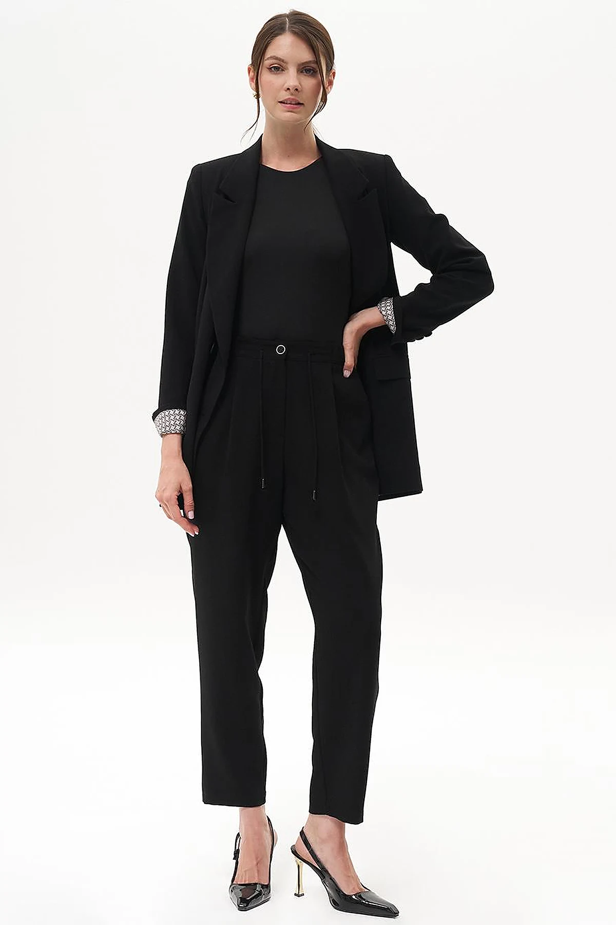 Black Tapered Carrot Pants with Elastic Waist and Pleats