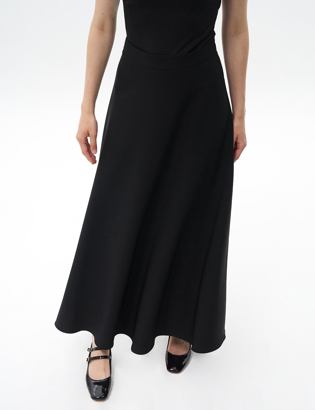 Basic Flared Skirt Black