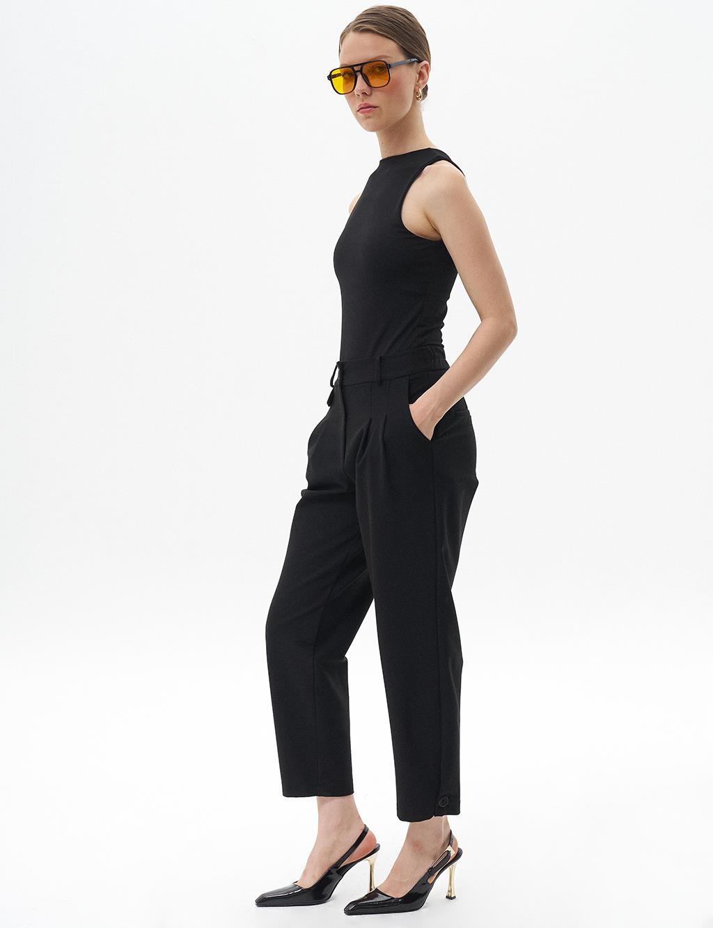 Pleated Accessory Detailed Trousers Black