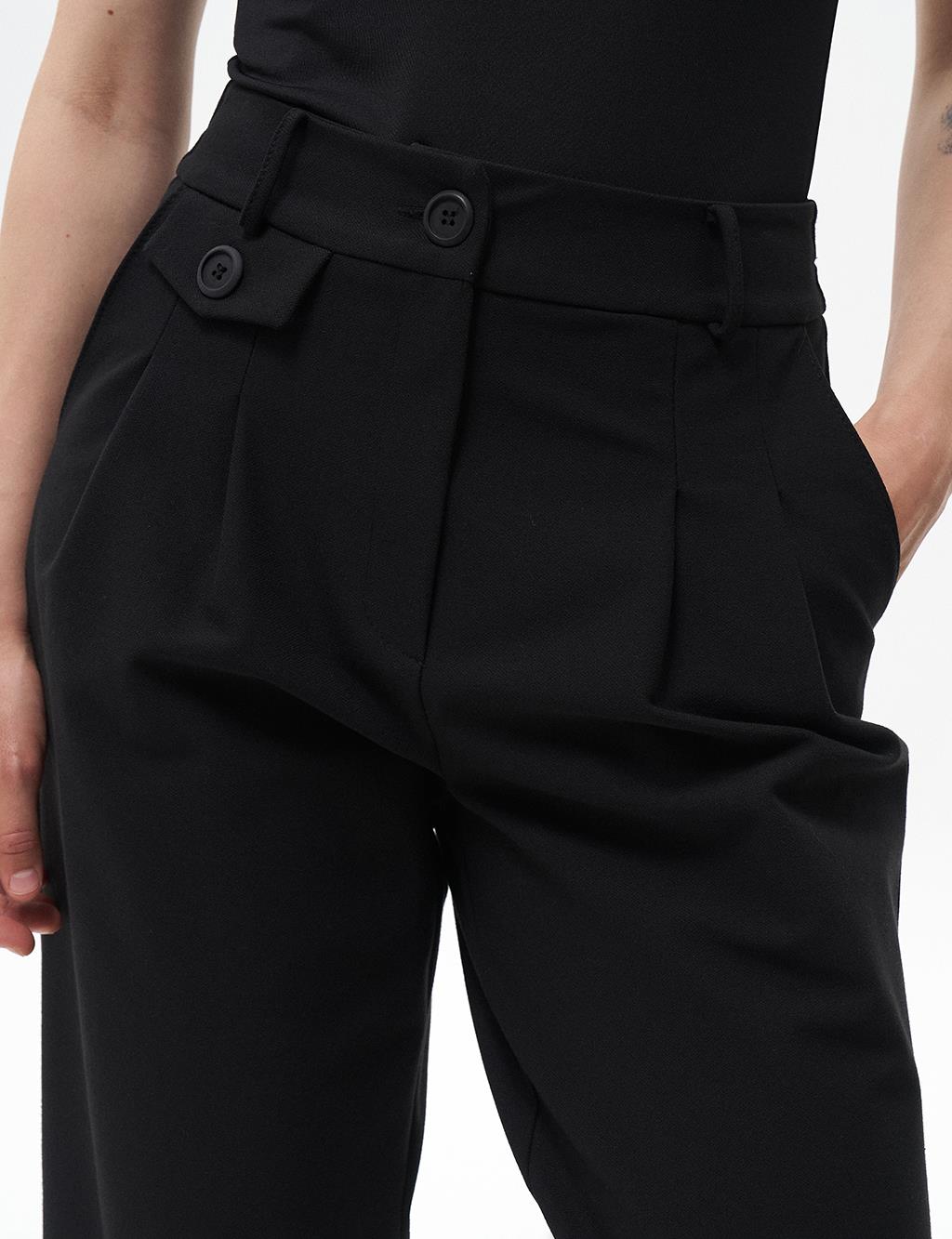 Pleated Accessory Detailed Trousers Black