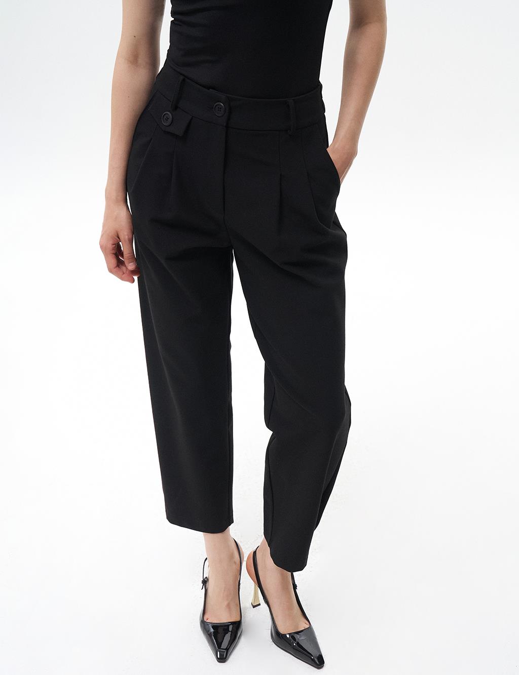 Pleated Accessory Detailed Trousers Black