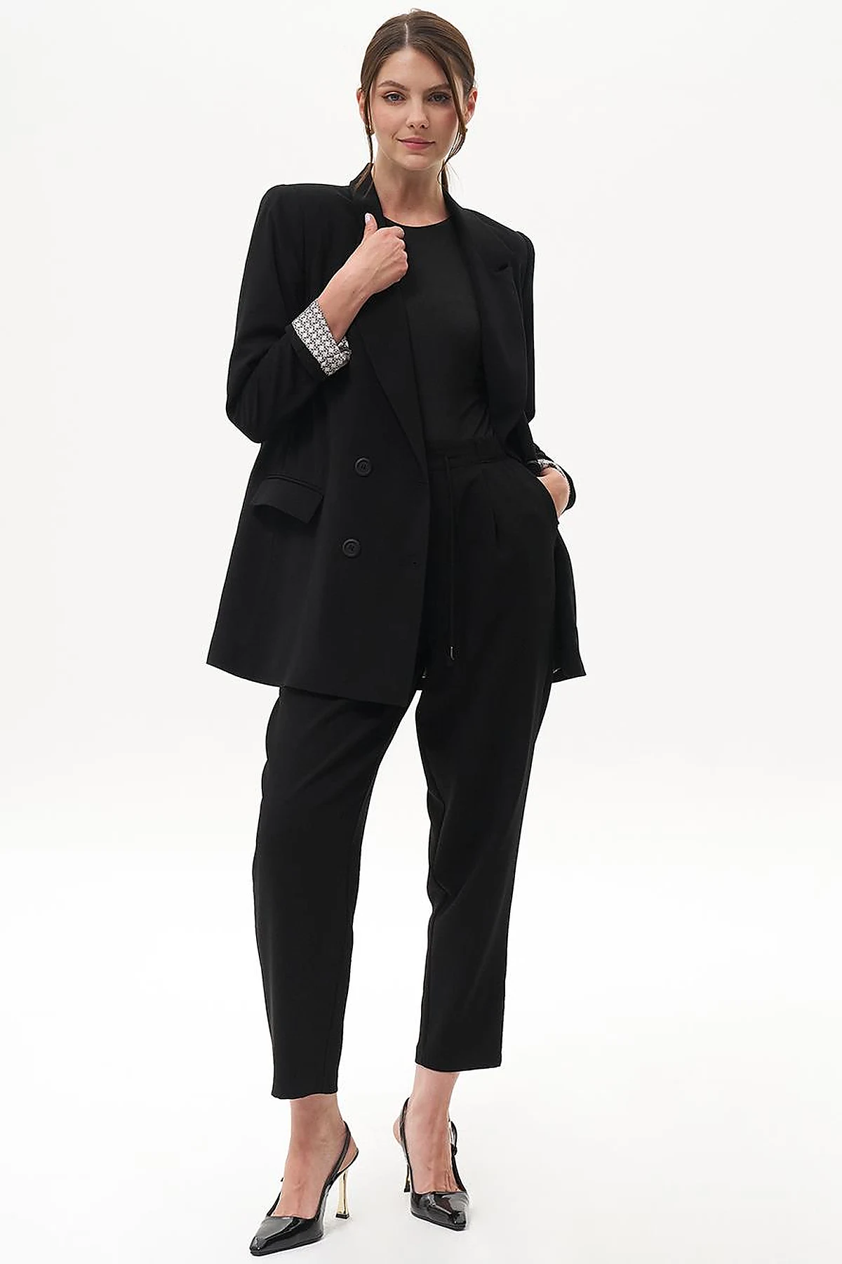 Black Tapered Carrot Pants with Elastic Waist and Pleats