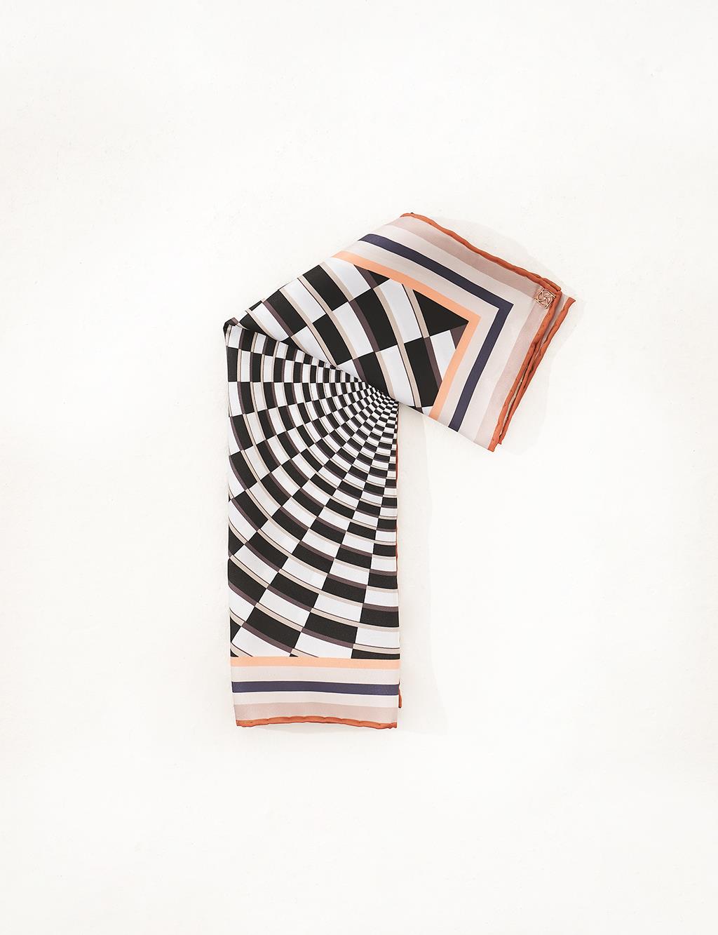 Geometric Pattern Scarf Beige-Black