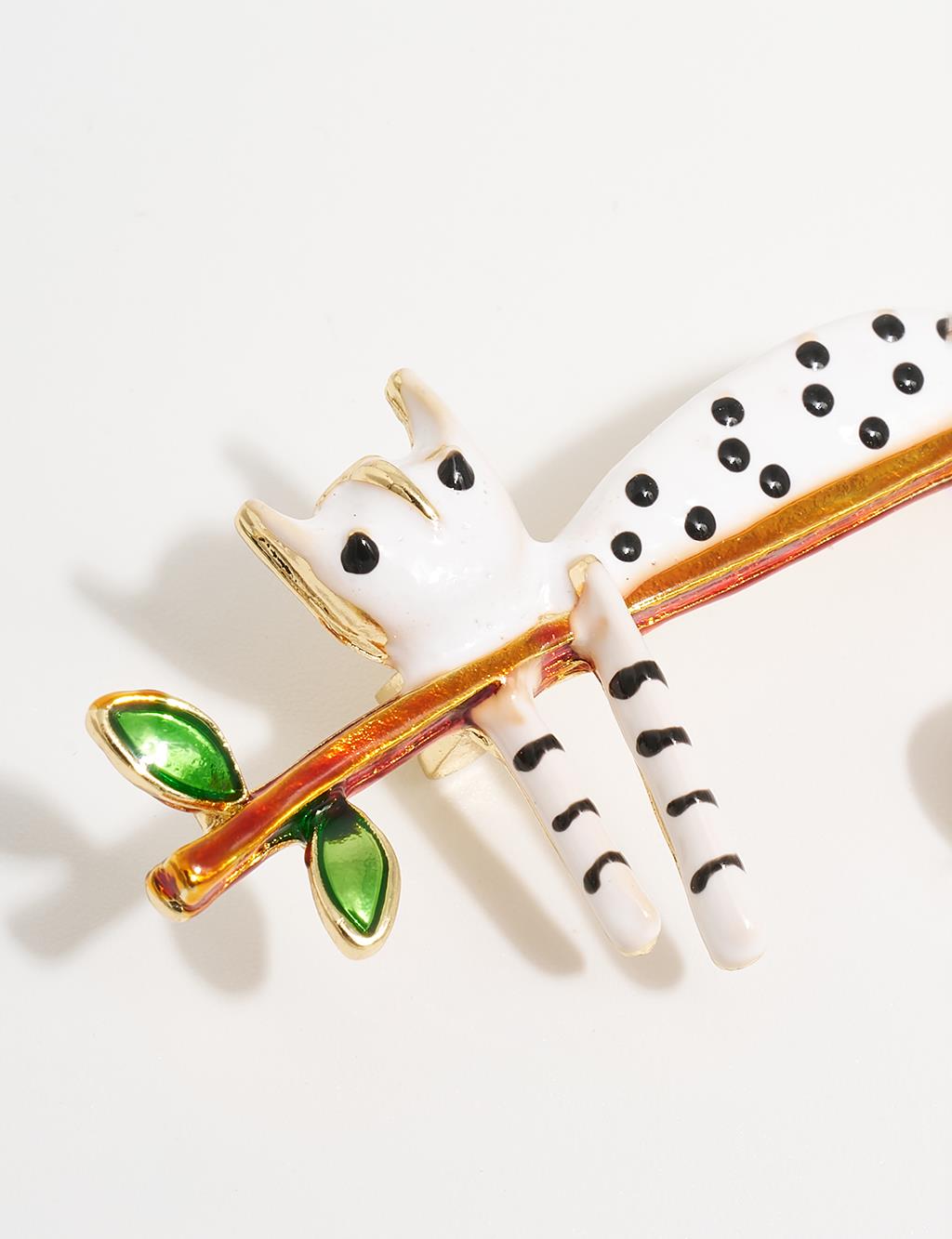Cat Figured Brooch Optical White