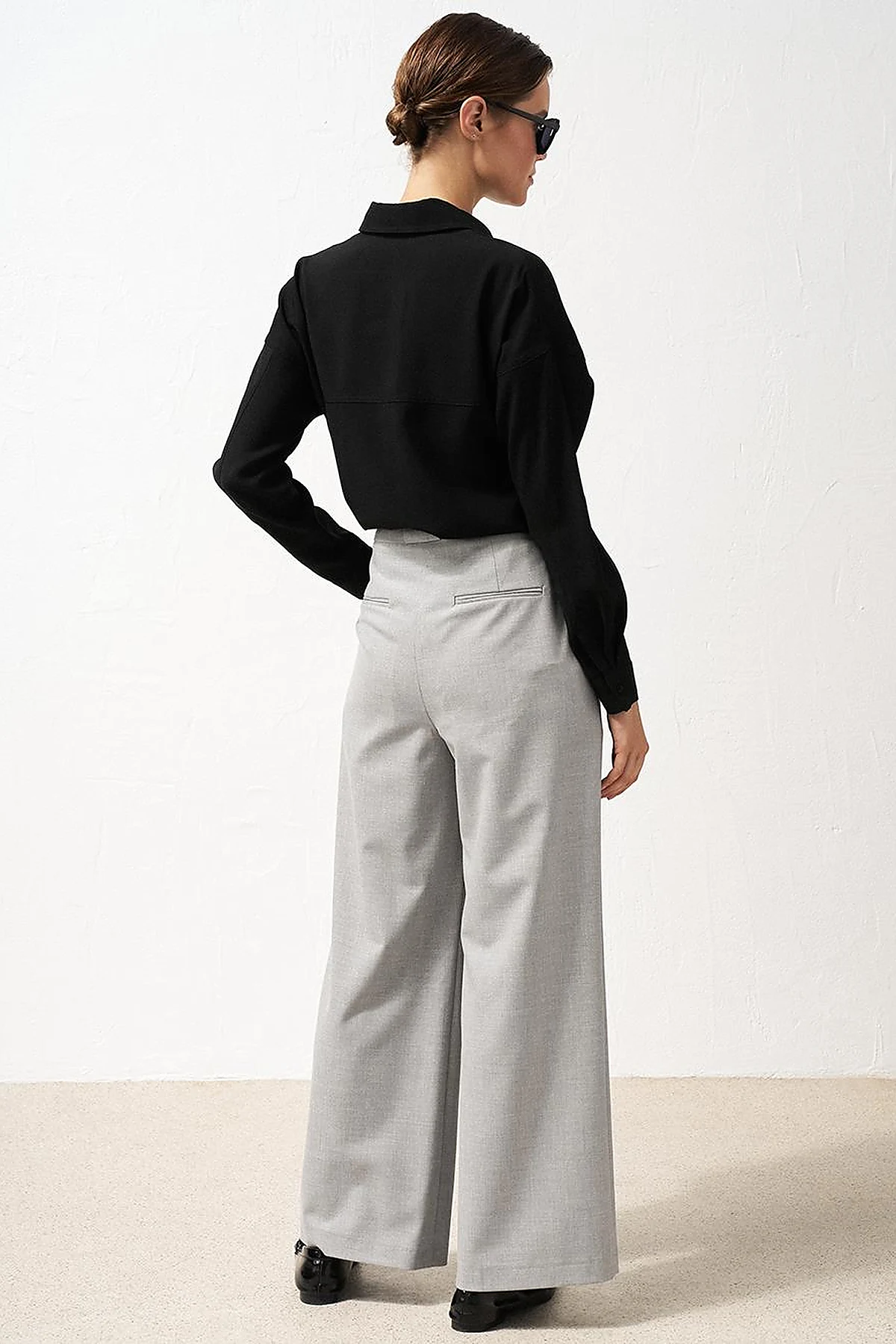 Pleated Wide-Leg Pants Light Gray