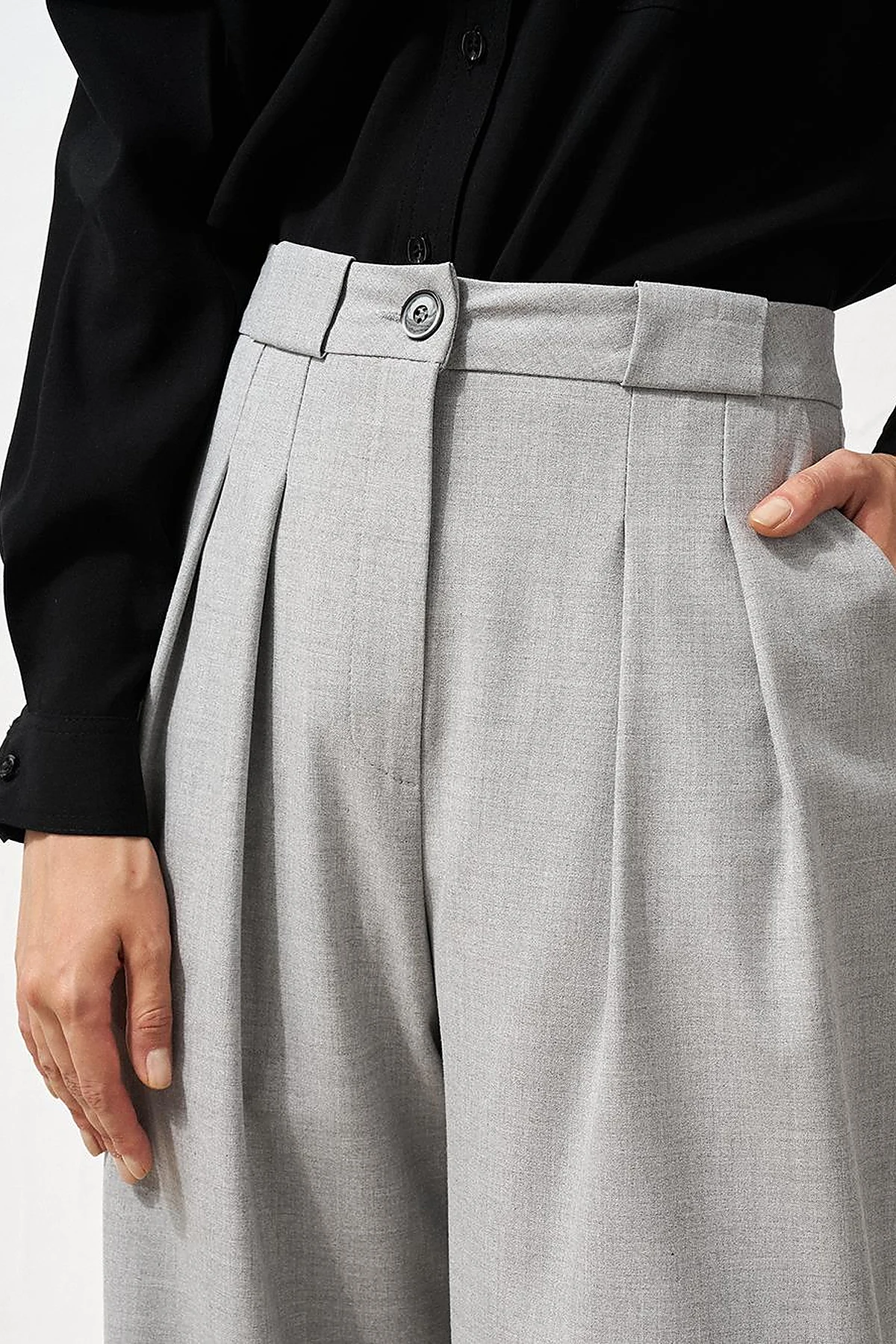 Pleated Wide-Leg Pants Light Gray