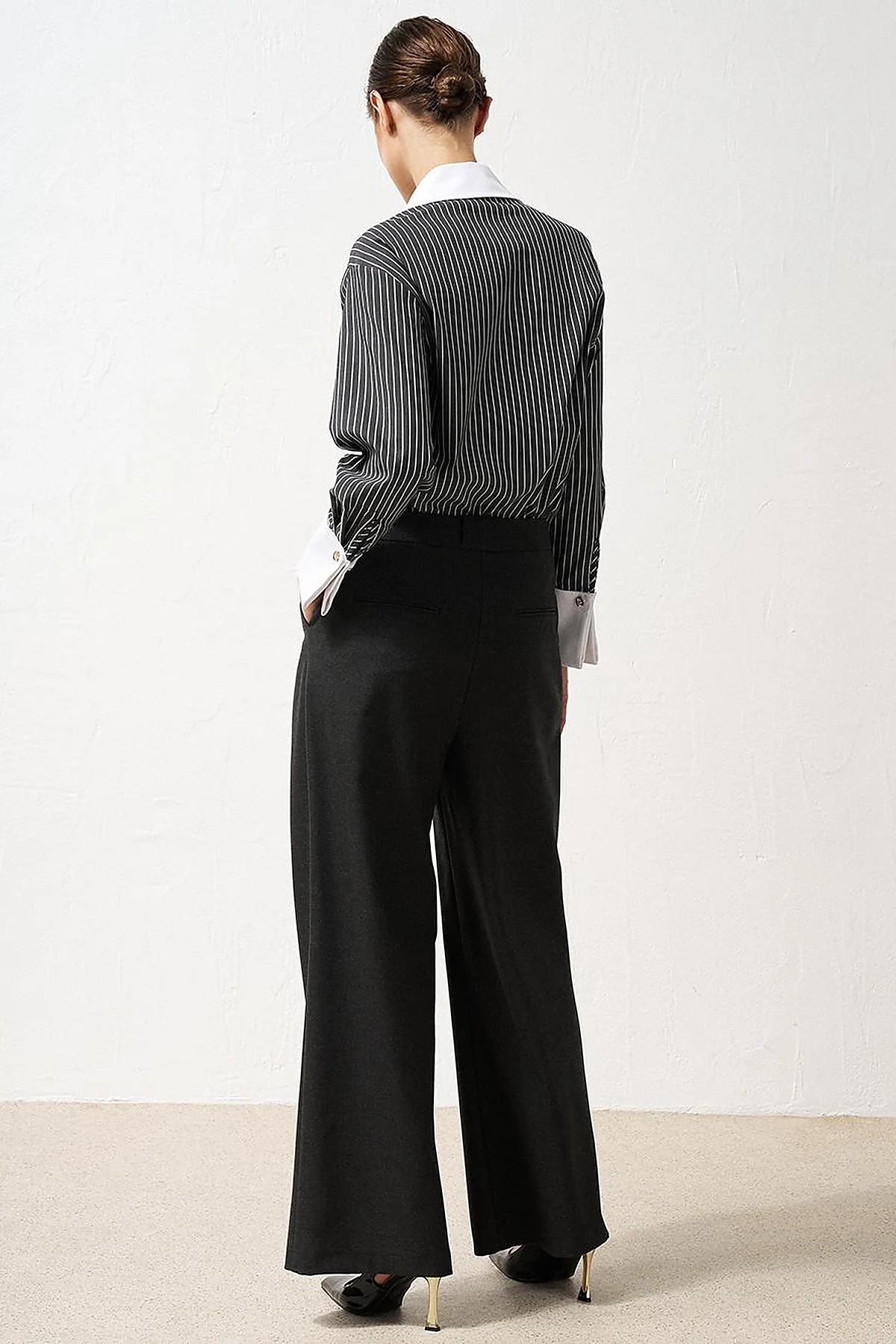 Pleated Wide-Leg Pants Dark Gray