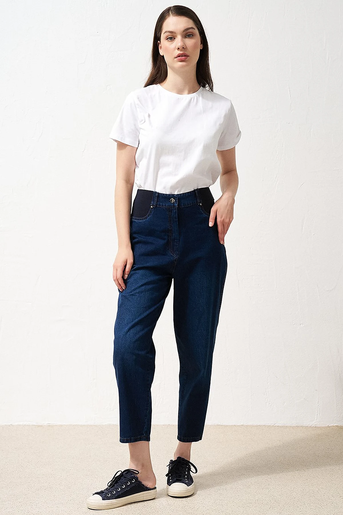 High-Waisted Denim Pants in Navy Blue