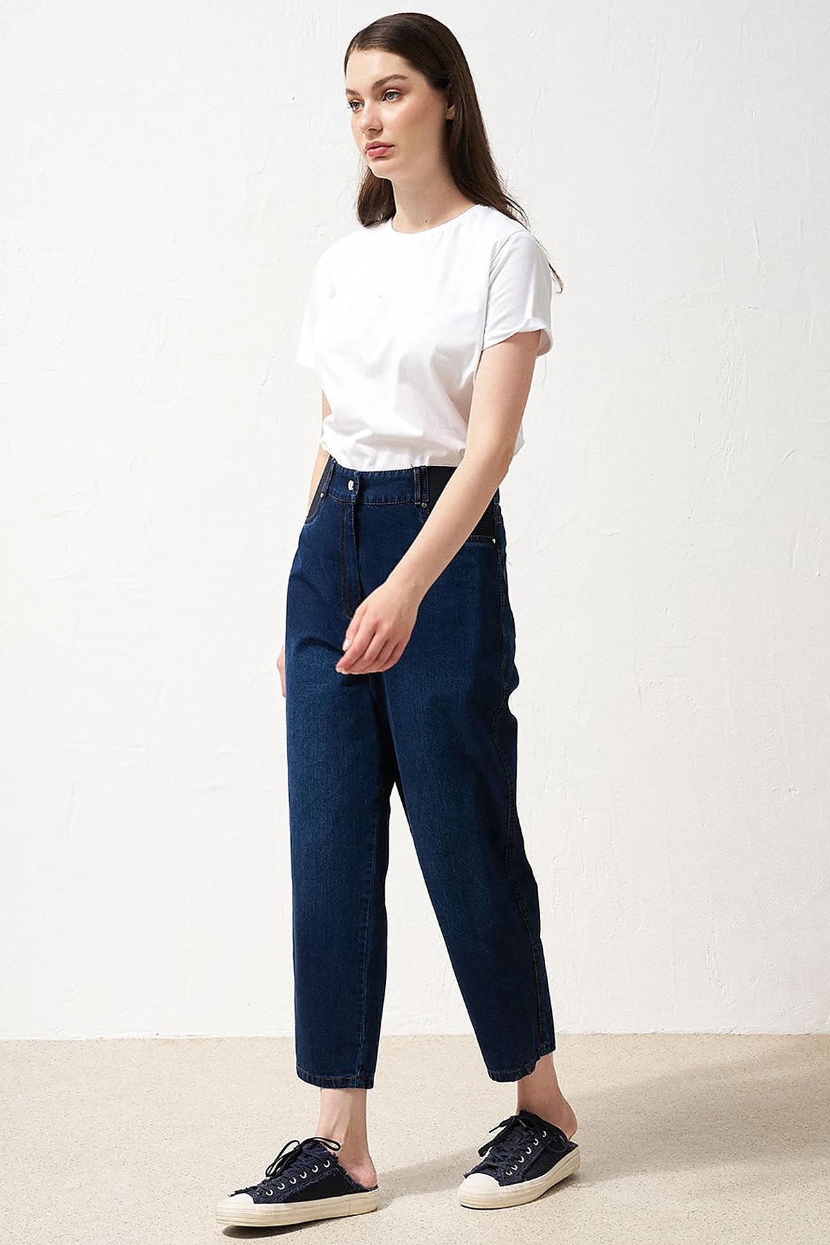 High-Waisted Denim Pants in Navy Blue