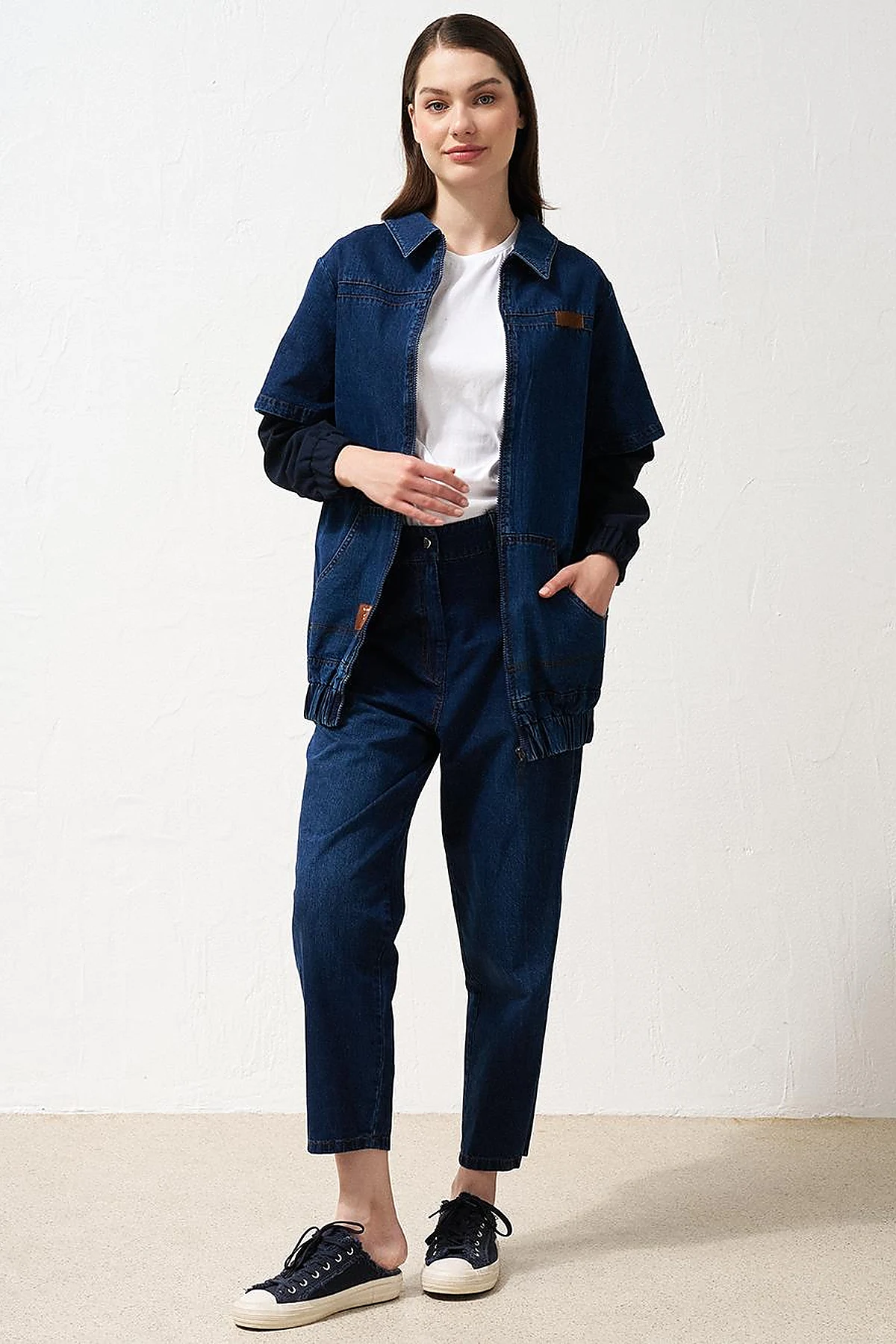 High-Waisted Denim Pants in Navy Blue