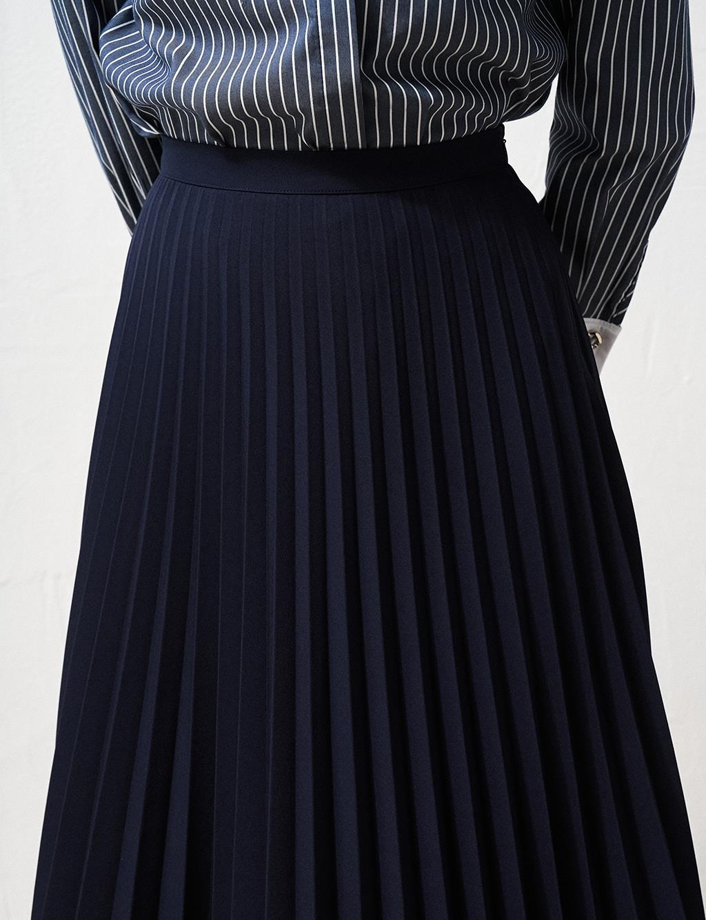 Zippered Pleated Skirt Navy Blue