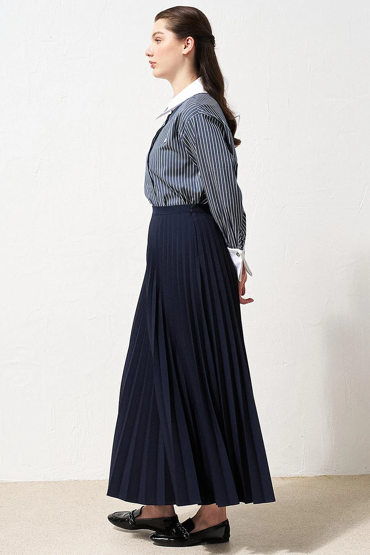 Zipped Pleated Skirt Navy Blue