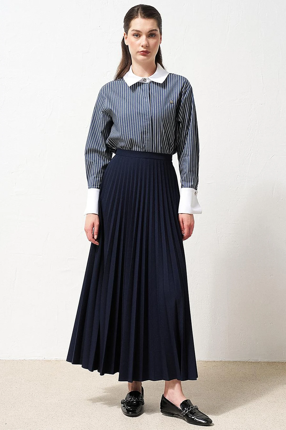 Zipped Pleated Skirt Navy Blue