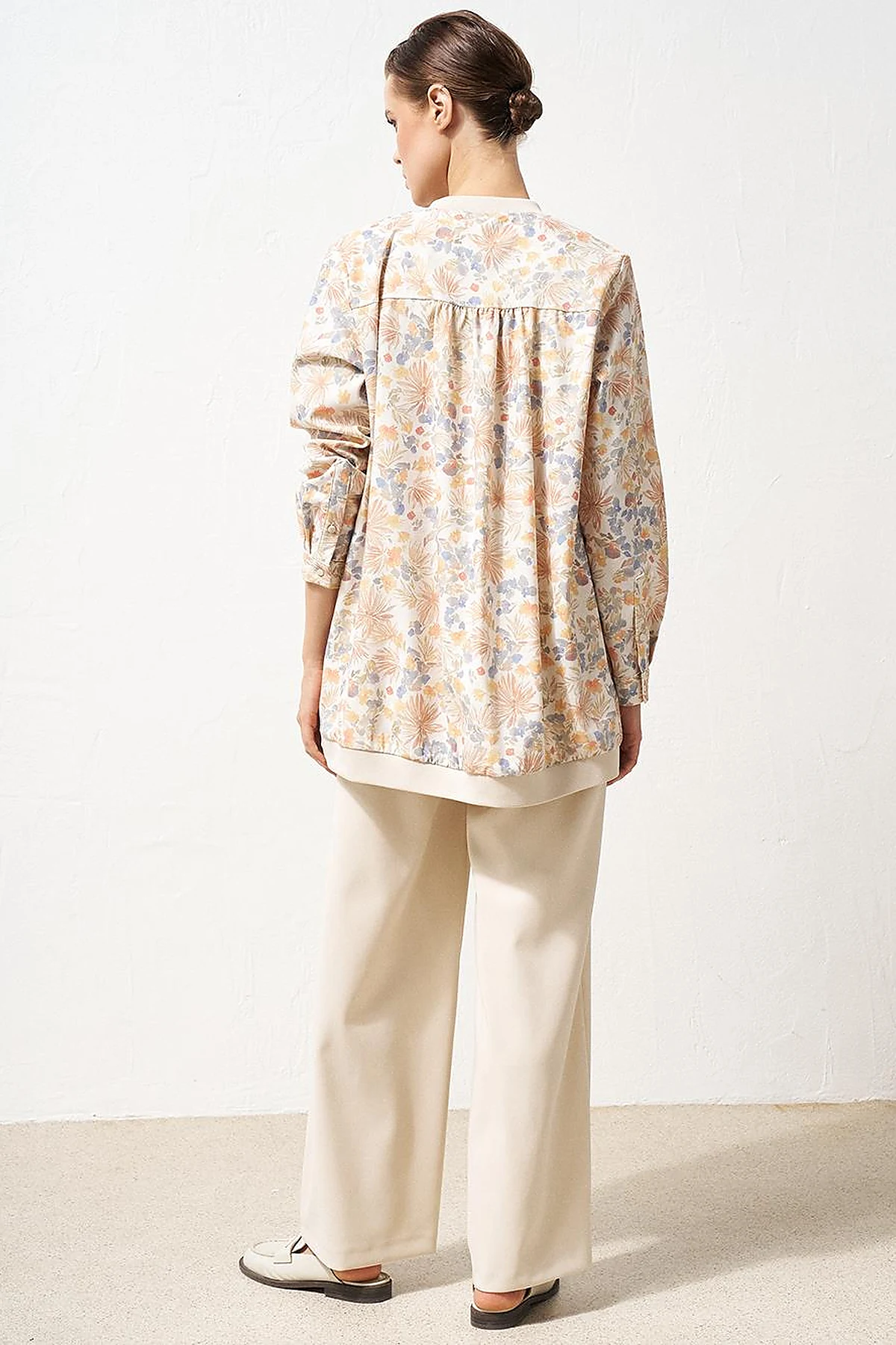 Floral Desenli Kapak Cepli Bluz Krem