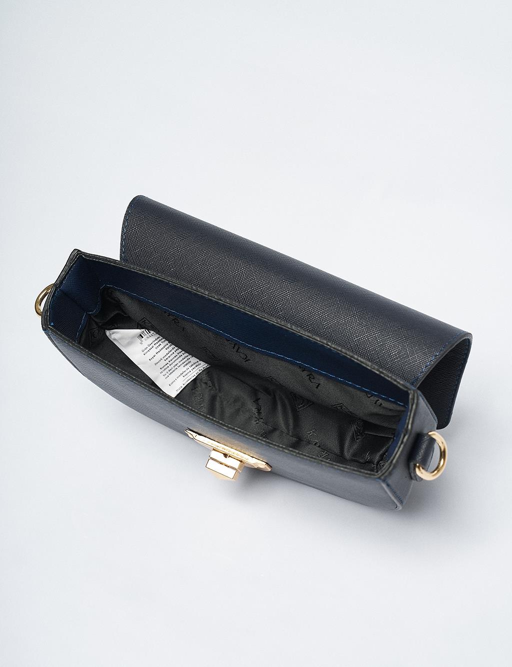 Chain Detailed D Shape Bag Navy Blue