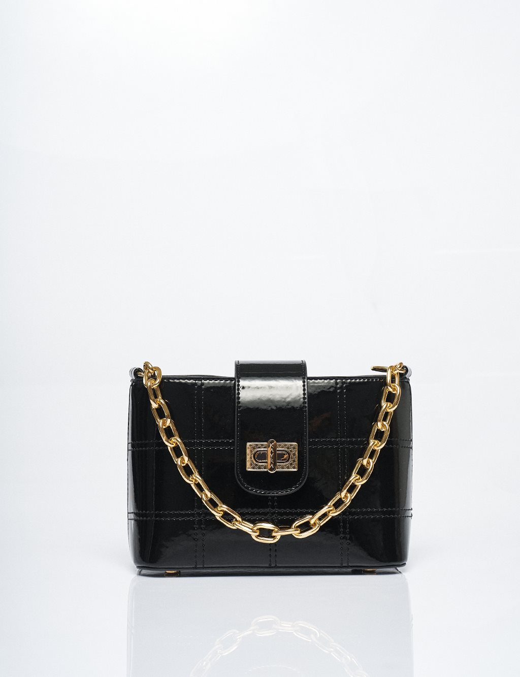 Chain Detailed Patent Leather Bag Black