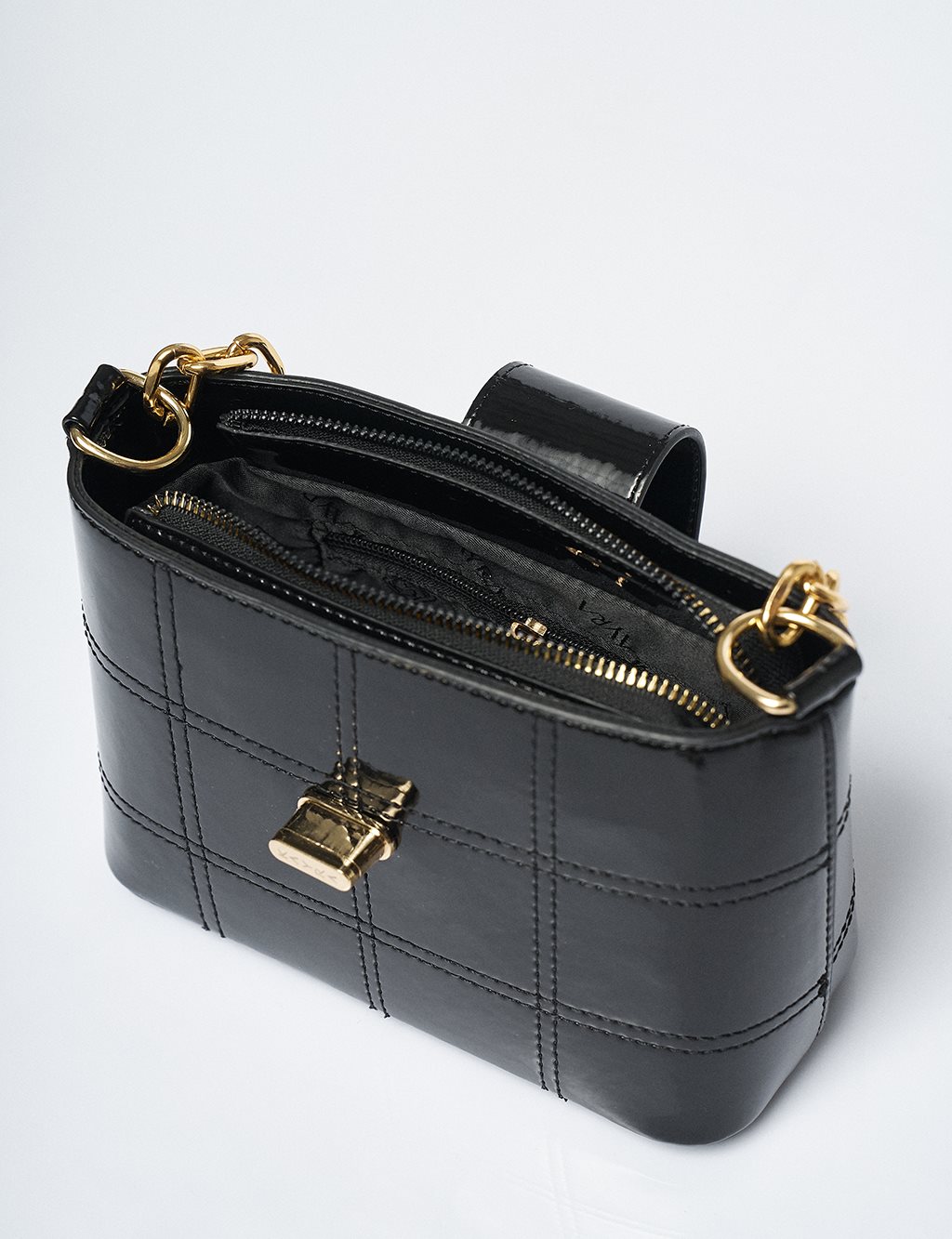 Chain Detailed Patent Leather Bag Black