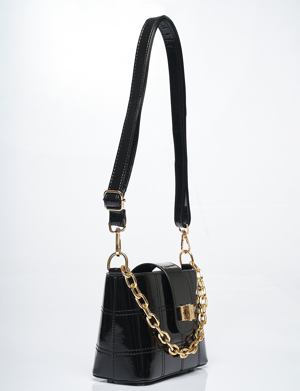 Chain Detailed Patent Leather Bag Black