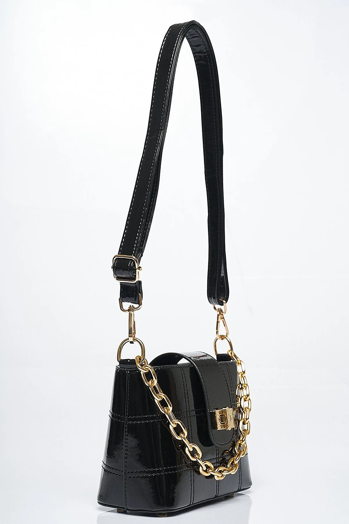 Chain Detailed Patent Leather Bag Black