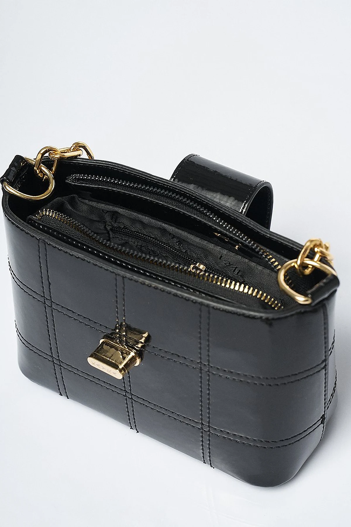Chain Detailed Patent Leather Bag Black