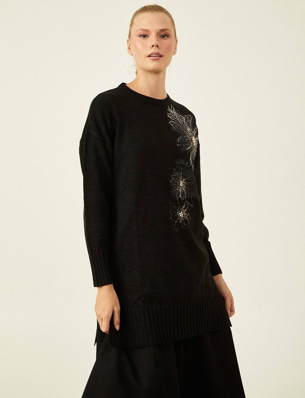 Embroidered Knitwear Tunic Black