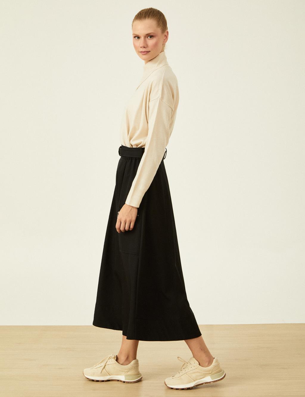 Metal Accessory Detailed Bell Skirt Black
