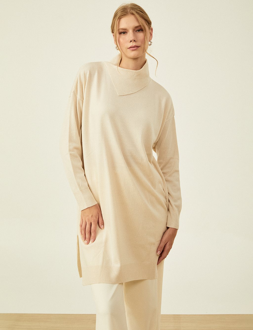 Side Turndown Collar Knit Tunic Stone