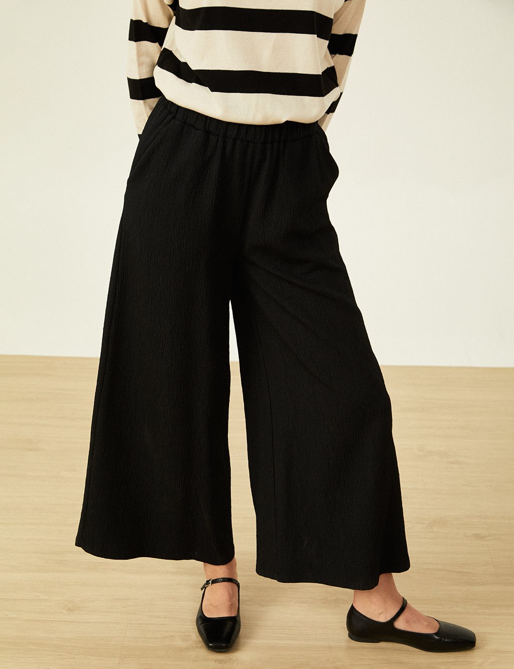 Wide Leg Crinkle Pants Black