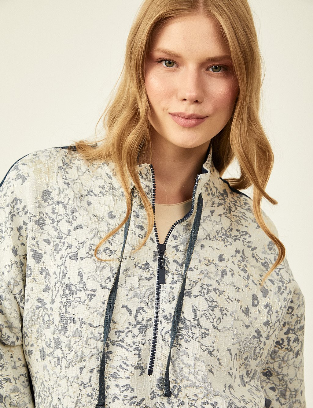 Half Zipper Closure Jacquard Sweatshirt in Indigo