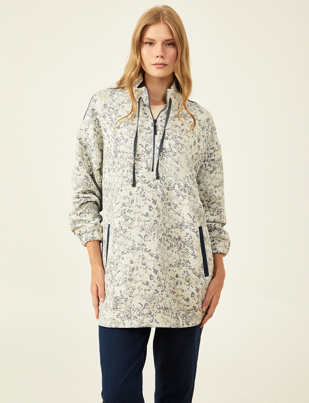 Half Zipper Closure Jacquard Sweatshirt in Indigo