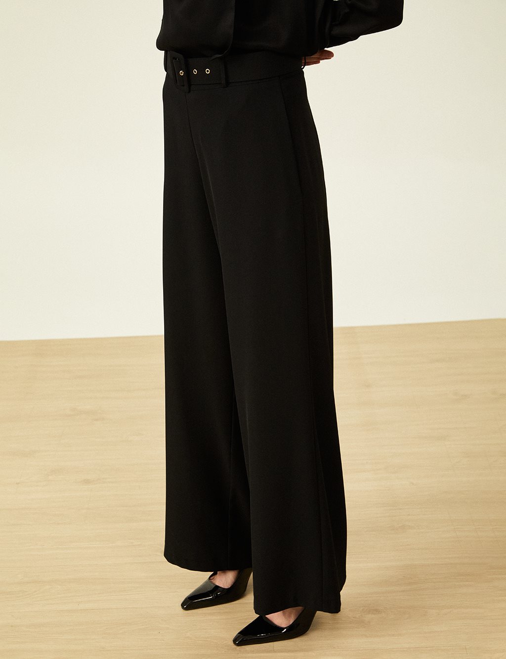 Belt Detailed Wide Leg Trousers Black