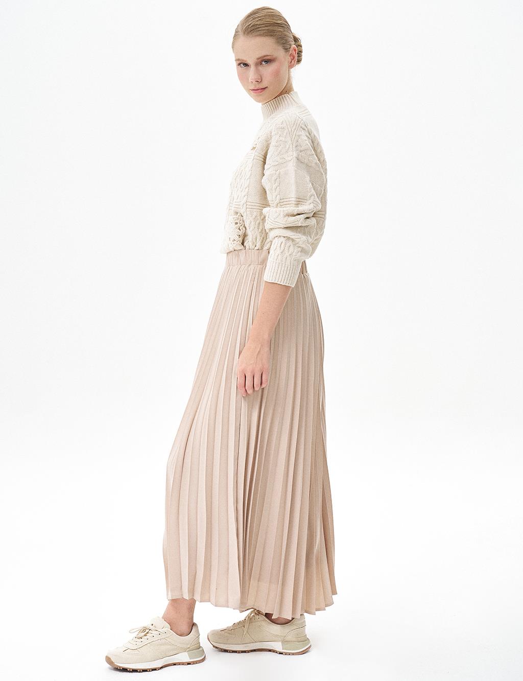 Elastic Waisted Pleated Skirt Cream