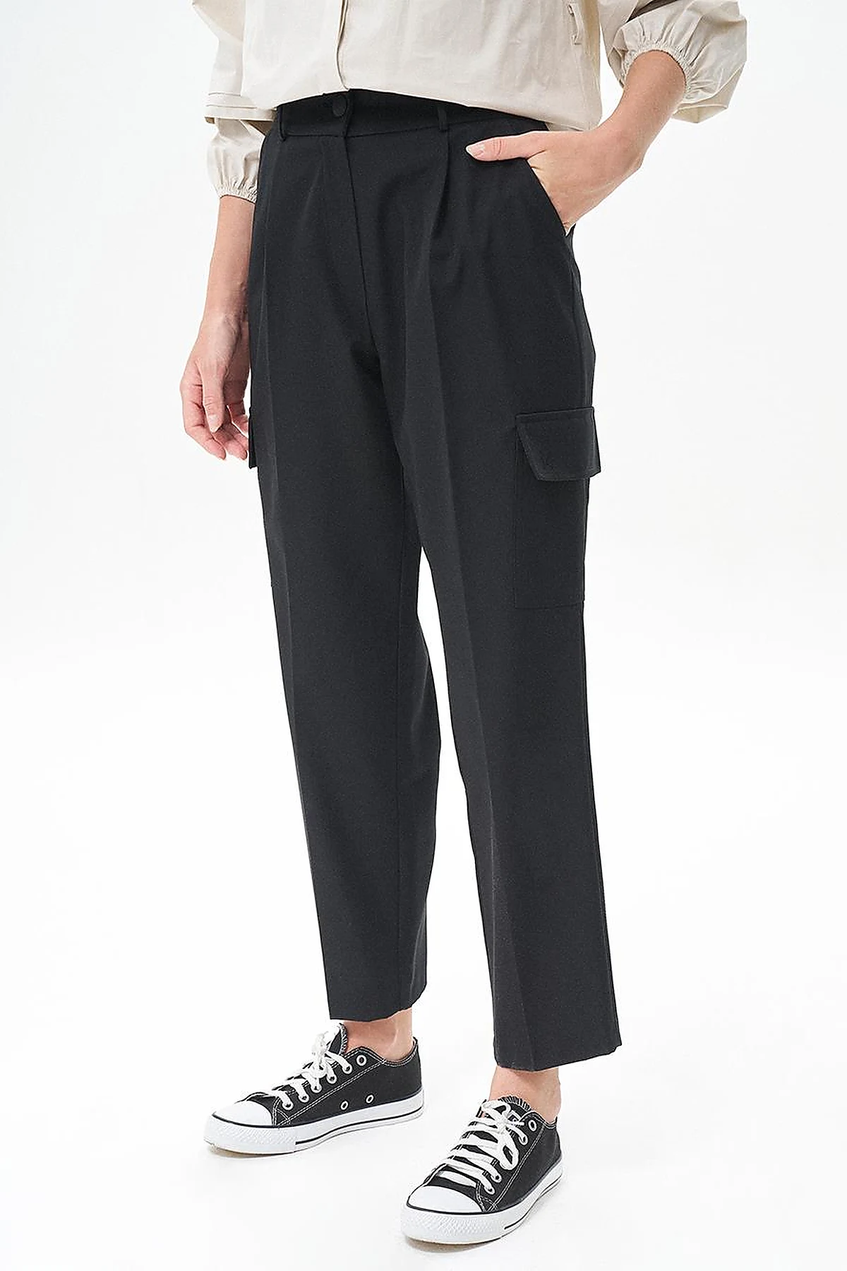 Detailed Pocket High-Waisted Pants  Black