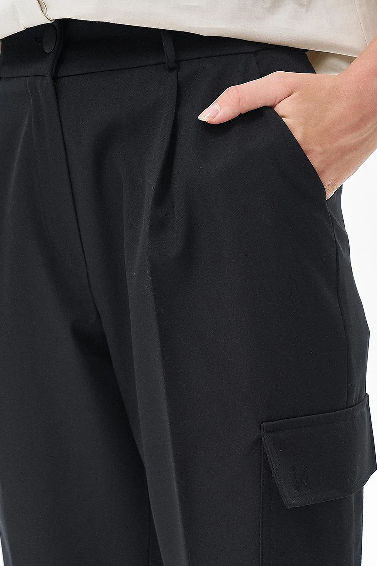 Detailed Pocket High-Waisted Pants  Black